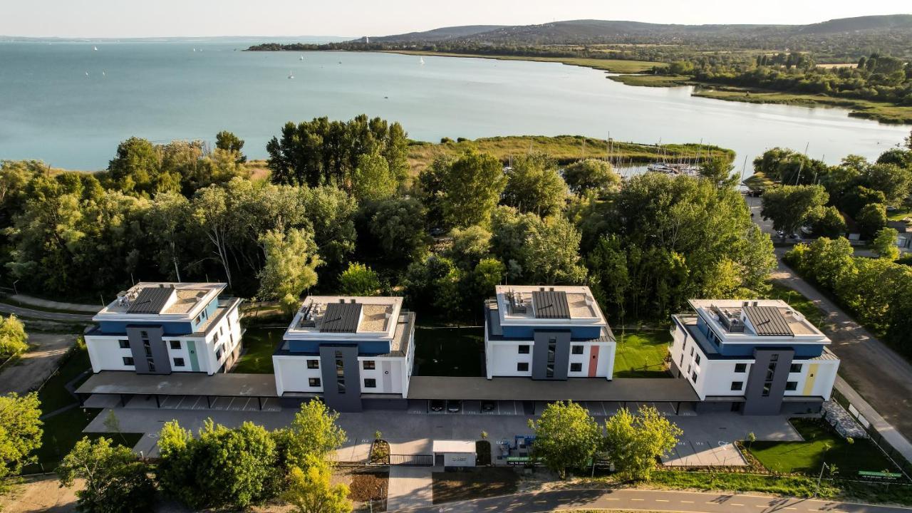 Fuzliget2- Skiff Balatonfůzfő Exteriör bild