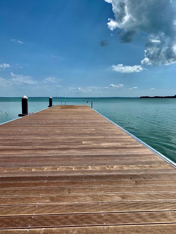Fuzliget2- Skiff Balatonfůzfő Exteriör bild